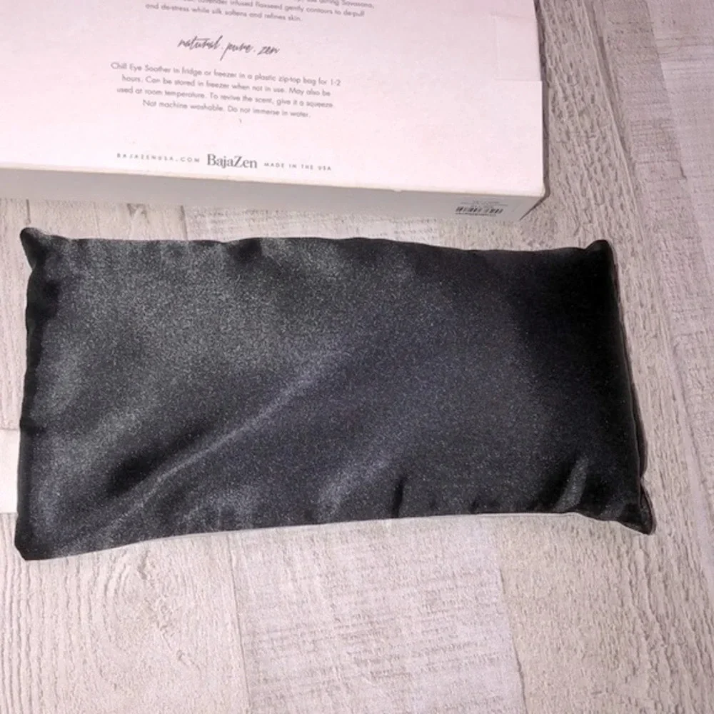 Zen Escape Namaste herbal eye pack new in box